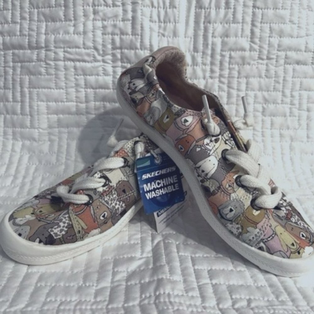 Skechers BOBS Women's Beach Bingo-Dog House Party Sneaker, size 6